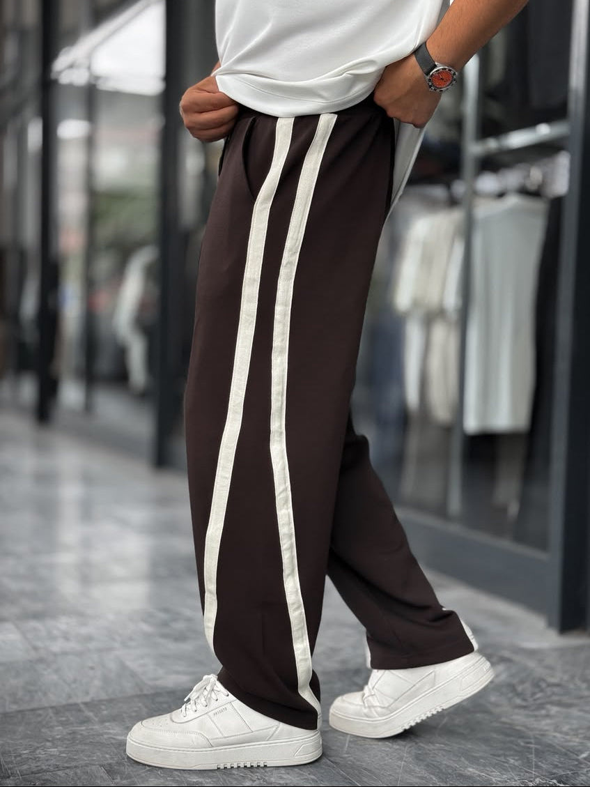 Pantalon Baggy – Marron à Bandes Blanches