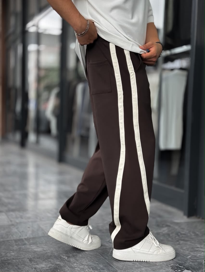 Pantalon Baggy – Marron à Bandes Blanches