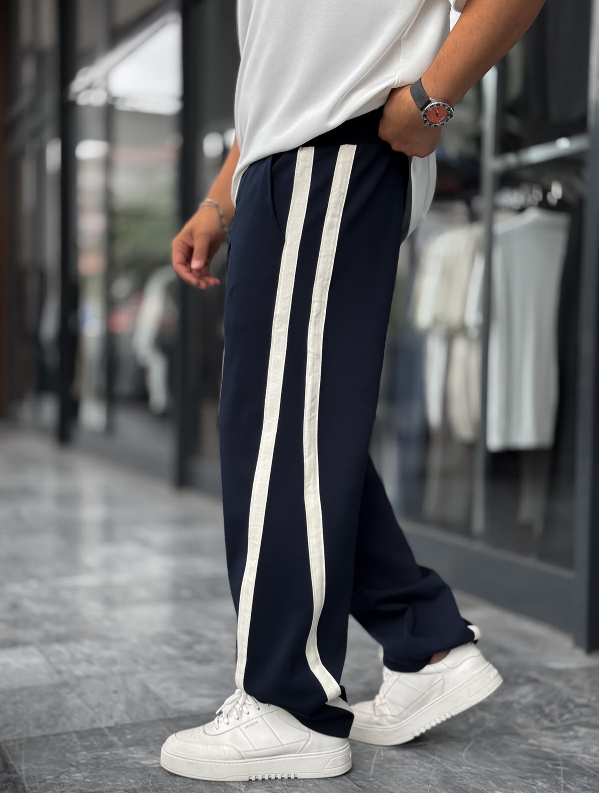 Pantalon Baggy – Bleu Marine à Bandes Blanches